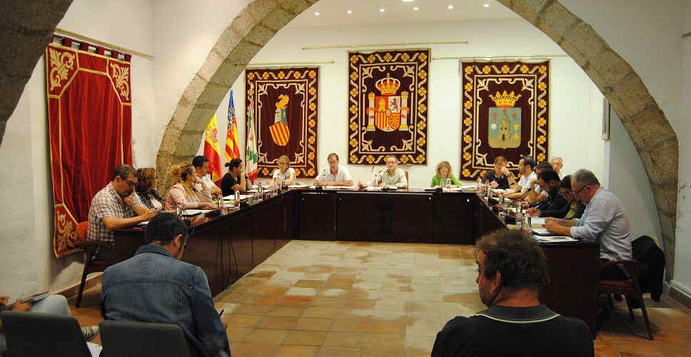 Alcalà-Alcossebre oficialitza demanar 24 hores d’ambulància de Suport Vital Bàsic