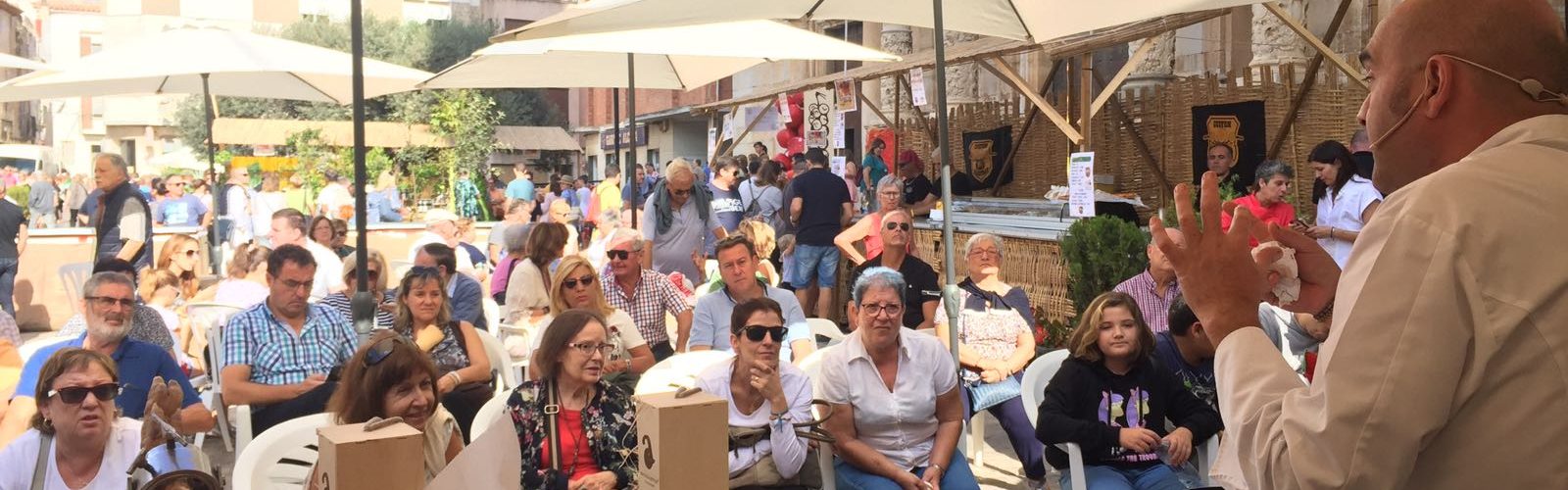 3.500 quilos venuts en la fira de la tomata de penjar d’Alcalà