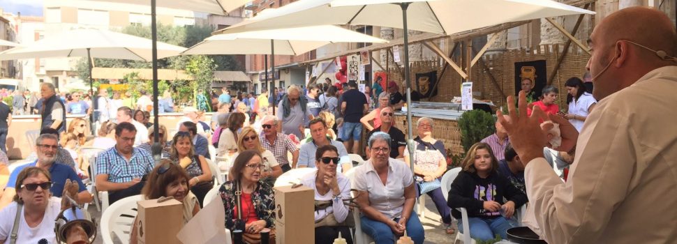 3.500 quilos venuts en la fira de la tomata de penjar d’Alcalà
