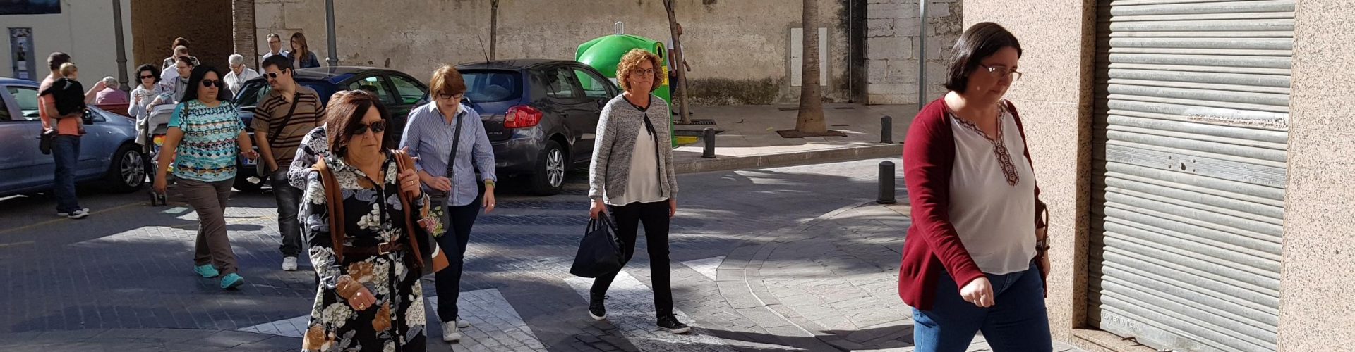 Passeig històric sobre oficis de tardor