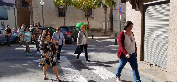 Passeig històric sobre oficis de tardor