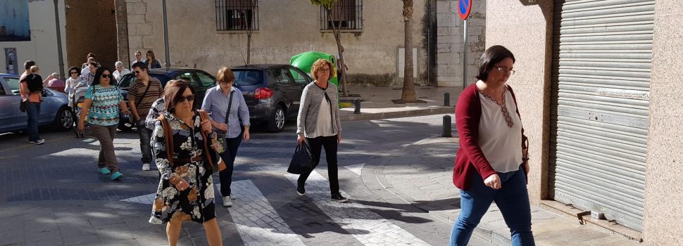 Passeig històric sobre oficis de tardor