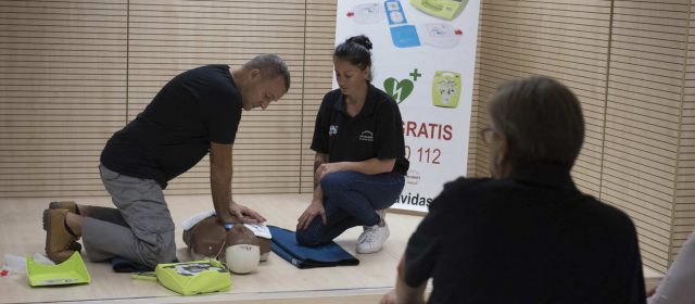 La Diputación formará a la Policía Nacional para utilizar los desfibriladores