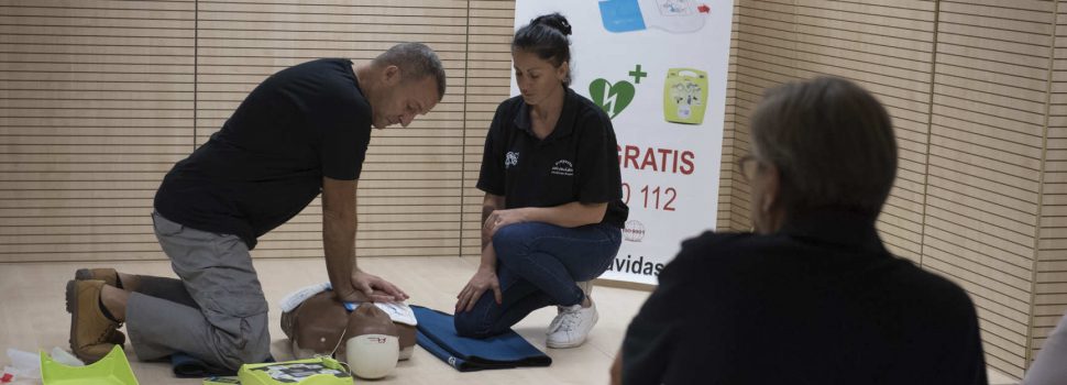 La Diputación formará a la Policía Nacional para utilizar los desfibriladores