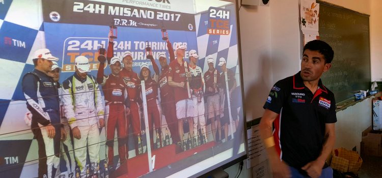 Visita escolar d’un campió d’Europa d’automobilisme