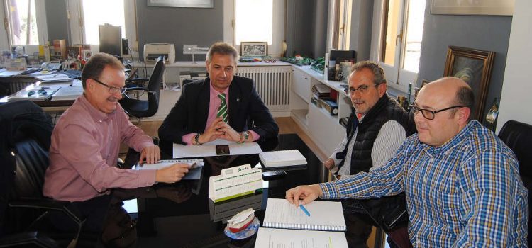 Alcalà negocia amb Adif millores per a l’estació de tren
