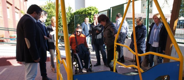 La Diputación promueve la igualdad de oportunidades con un Plan de Columpios Adaptados
