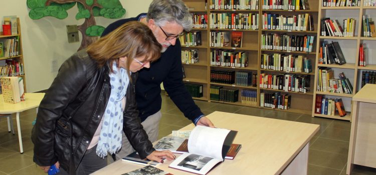 El Consell Comarcal del Baix Ebre lliura la col·lecció de llibres ‘Finestres al Passat’
