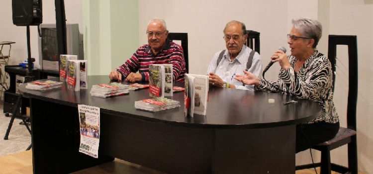 Paco Castell presenta su libro sobre centenarios en las Amas de Casa
