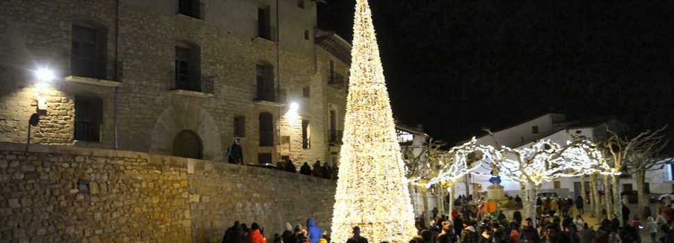 Morella enceta l’enllumenat de Nadal amb un sopar popular