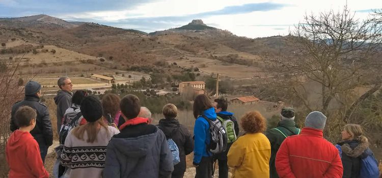 Morellanes, morellans i visitants gaudeixen de la senda de la Fàbrica Giner