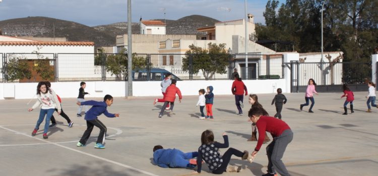 Els xiquets magdaleners gaudeixen de les activitats nadalenques