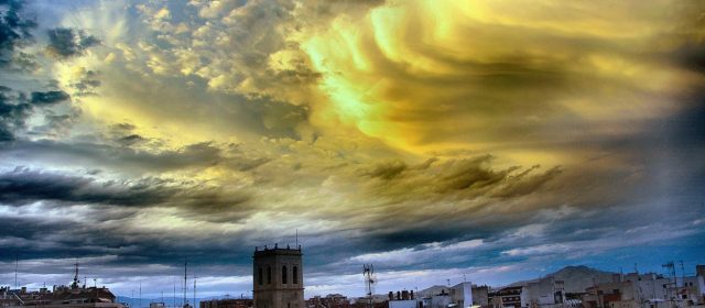 Ben Vist: Núvols sobre Vinaròs