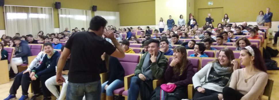 Teatre per aprendre a gestionar les relacions sexo-afectives en l’adolescència