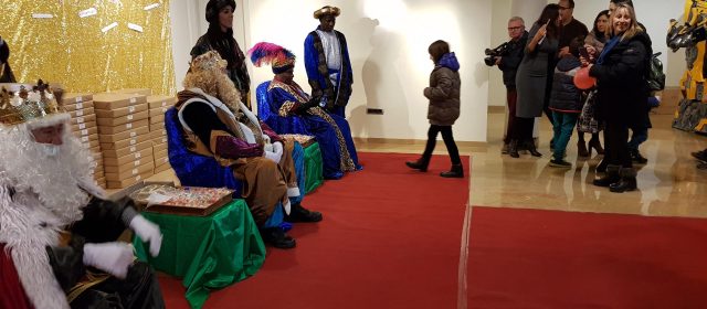 Els Reis Mags, amb els Transformers, a Caixa Vinaròs, l’Hospital i l’asil