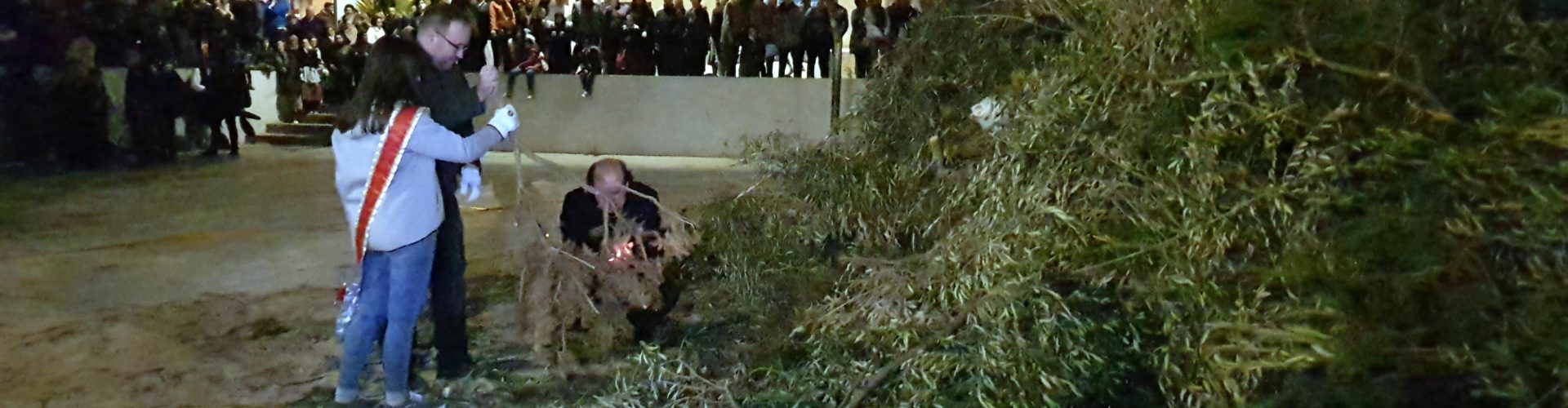 Foc a la foguerada de Sant Antoni