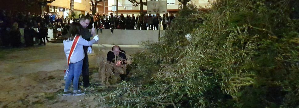 Foc a la foguerada de Sant Antoni