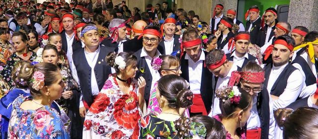 La centenària Festa de Sant Antoni d’Alcanar augmenta balladors i visitants