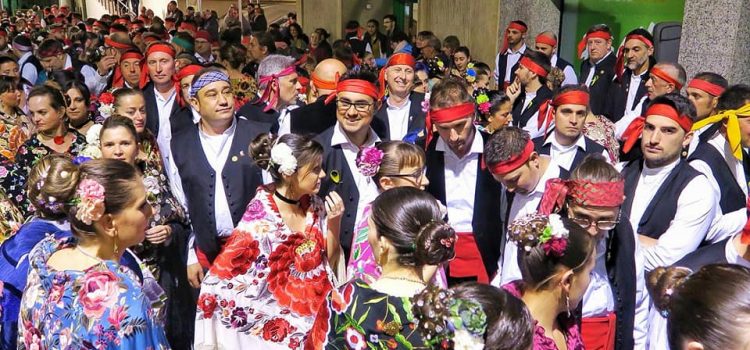 La centenària Festa de Sant Antoni d’Alcanar augmenta balladors i visitants