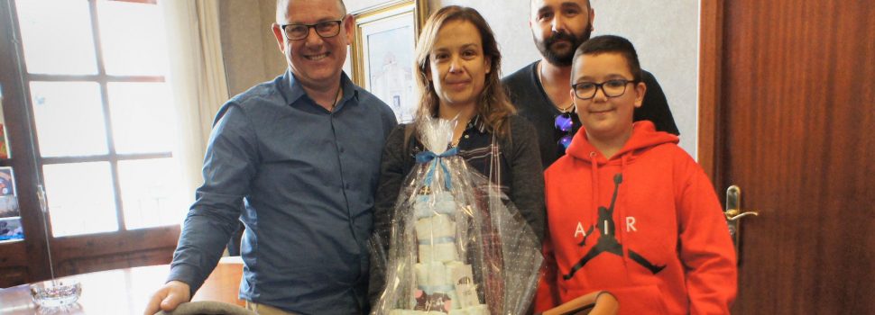Obsequi de l’Ajuntament al primer nadó