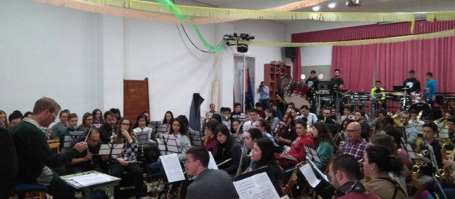 Benicarló es prepara per al concert ‘Botifarra a banda’