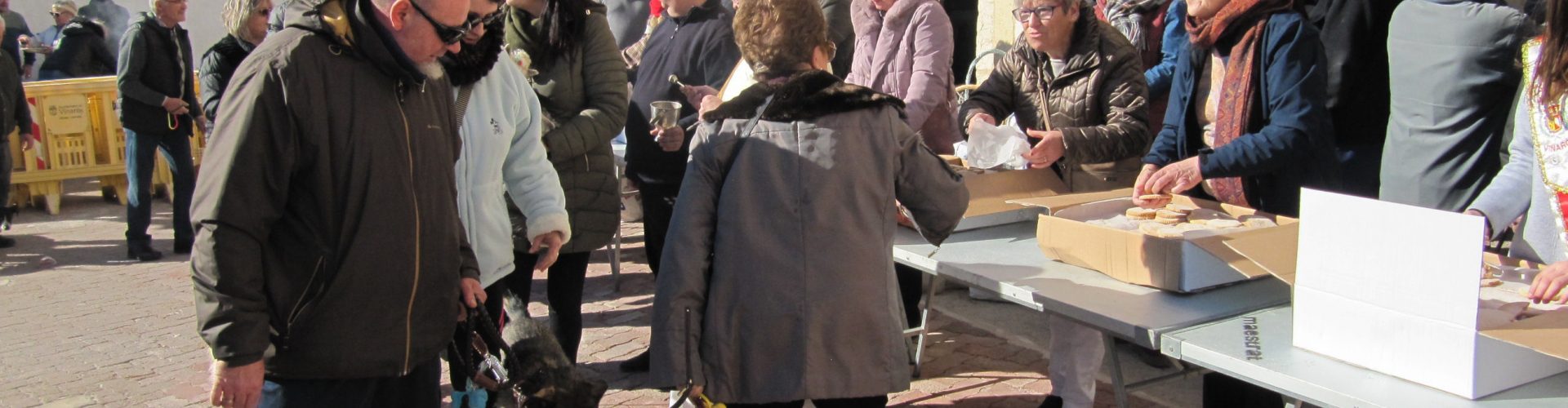 El vent i molta gent, a l’ermita per celebrar Sant Antoni