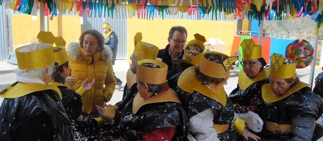 Els usuaris de la Unitat de Respir Familiar participen al Carnaval d’Alcalà