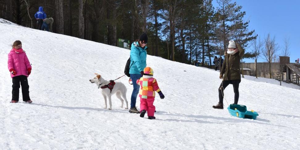 La nieve fue un atractivo turístico este fin de semana en Morella