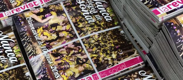 2.000 fotos en una revista muy carnavalera