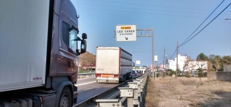 Cent vuitanta-tresè tall de carretera a les Cases d’Alcanar