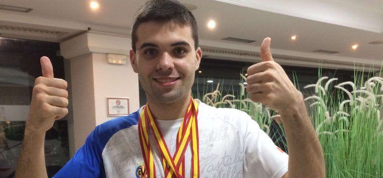 Cuatro oros y un récord de España para el nadador vinarocense Sergi Castell