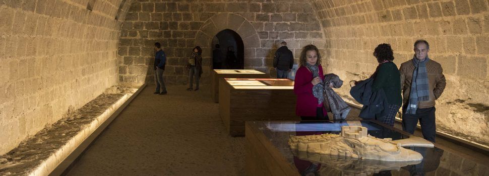 Más de 4.000 turistas disfrutan de las exposiciones del castillo de Peñíscola este puente de Fallas