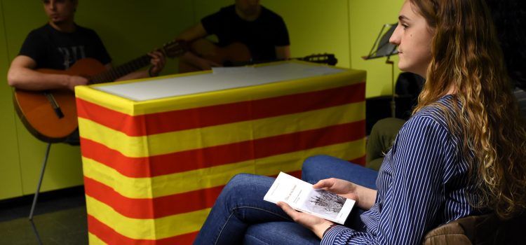 El campus Terres de l’Ebre de la URV viu Sant Jordi amb lectura i música