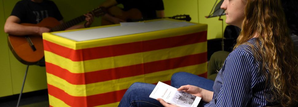 El campus Terres de l’Ebre de la URV viu Sant Jordi amb lectura i música