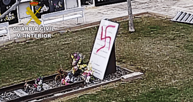 La Guardia Civil detiene al supuesto autor de la pintada de la esvástica en el cementerio de Vinaròs