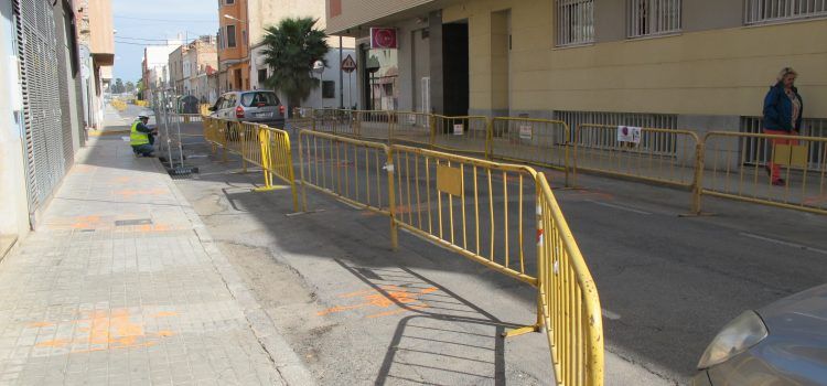Comença a Benicarló la segona fase de renovació del clavegueram del carrer d’Ulldecona
