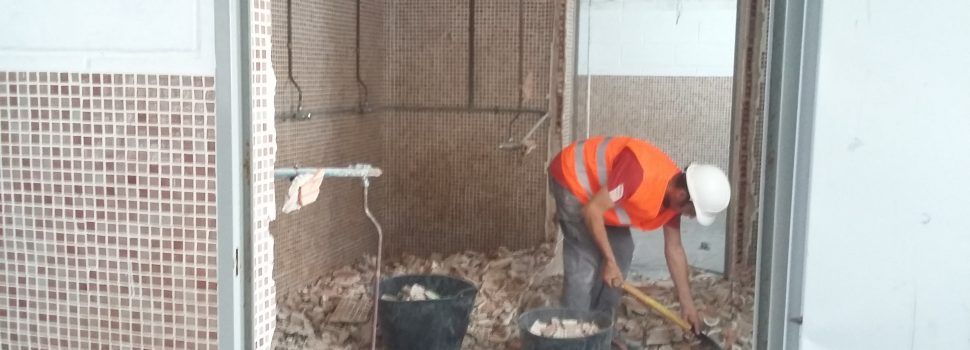 Peñíscola inicia las obras de mejora de los vestuarios del campo de fútbol