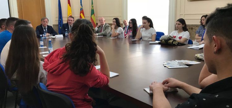 Charlas de internos de la prisión de Albocàsser con estudiantes para prevenir sobre las drogas