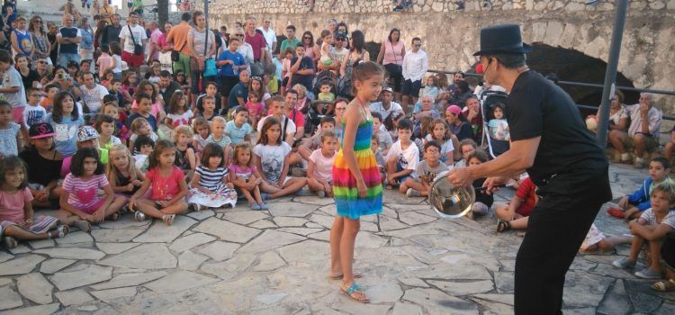 Peñíscola homenajea al turista familiar con motivo de la celebración del Día Internacional de las Familias esta semana