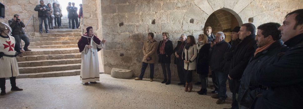 La Diputación estrena las visitas teatralizadas del Castillo de Peñíscola con el récord de 2.900 visitantes en una jornada