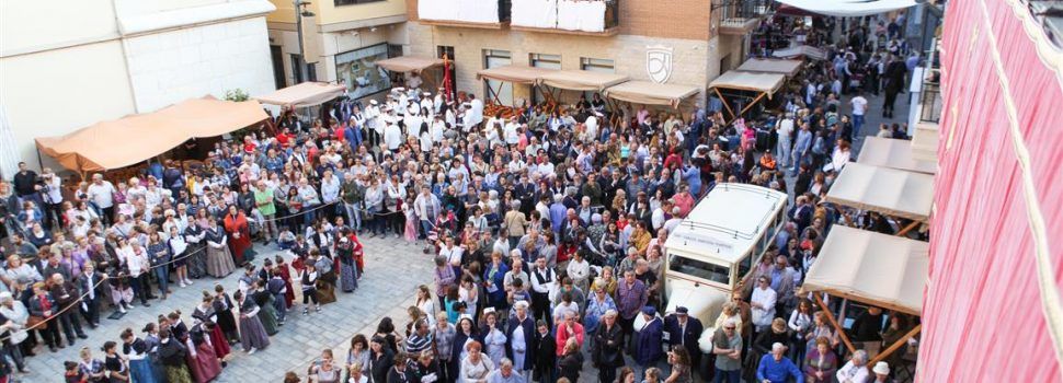 Lo Passeig, amb més de 700 participants, i un emotiu piromusical tanquen la X Festa del Mercat