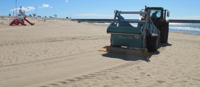 Benicarló posa a punt les platges de cara a la temporada d’estiu