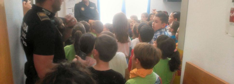 La policia local s’obri als escolars
