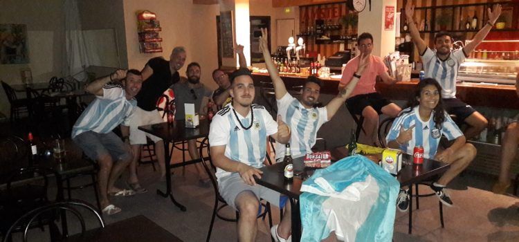 Els argentins de Vinaròs, han patit veient el partit