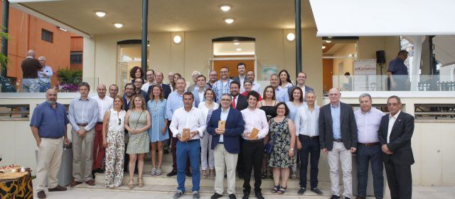 El alcalde de Peñíscola recoge el premio a la trayectoria en Comunicación