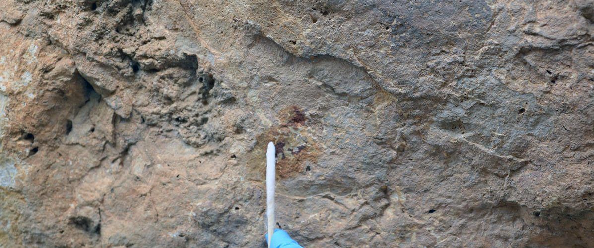 Morella la Vella ha obert les portes a la restauració de les pintures rupestres de la cova del Roure