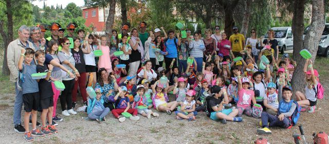 El Consell Comarcal del Baix Ebre explica als escolars com es fa el manteniment de la Via Verda