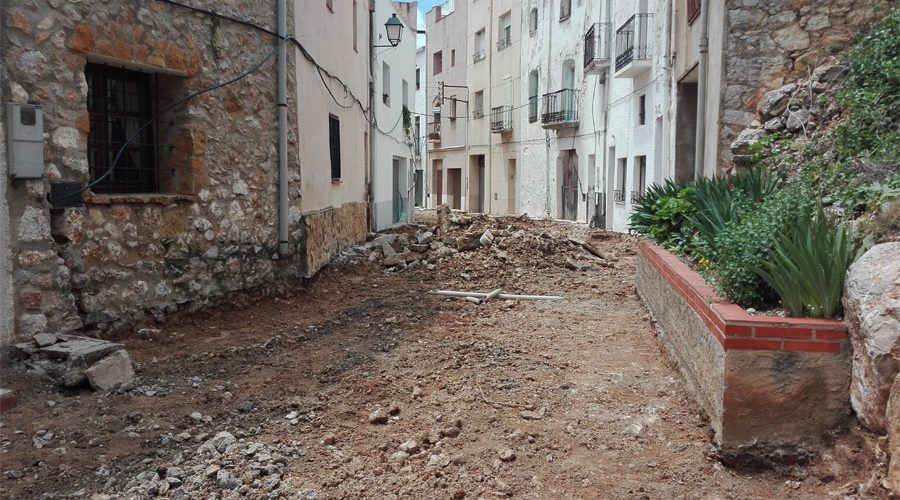 Comencen les obres de reforma i pavimentació del carrer La Bassa de Rossell