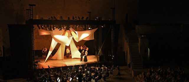 La Diputación refuerza la programación del Castillo de Peñíscola con  ‘La Bohème’ y ‘Las Bodas de Fígaro’