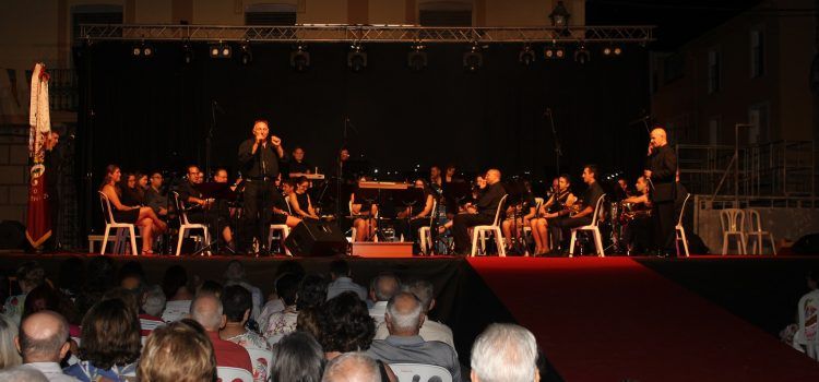L’Agrupació Musical de Sta. Magdalena fa tribut als millors cantants i grups de la història